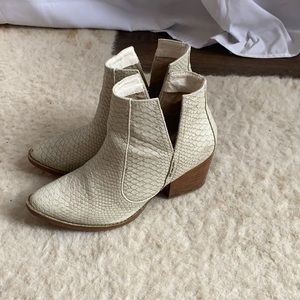 White Crocodile booties